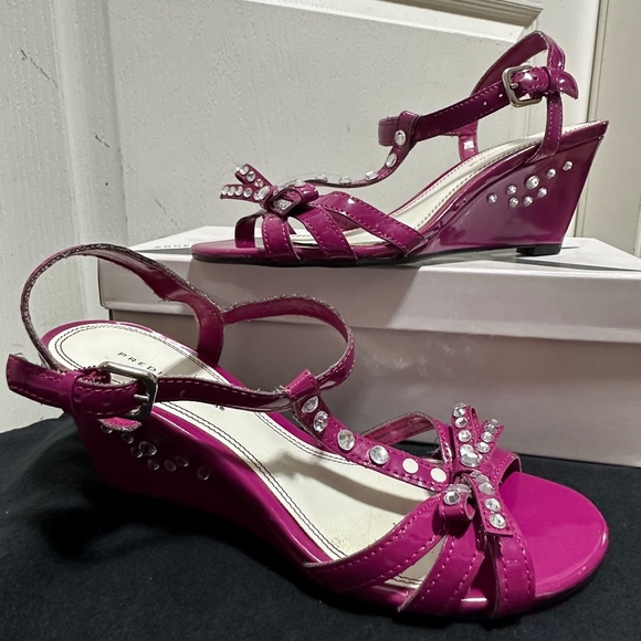 Purple Sz 5 bedazzled heels - Picture 3 of 13